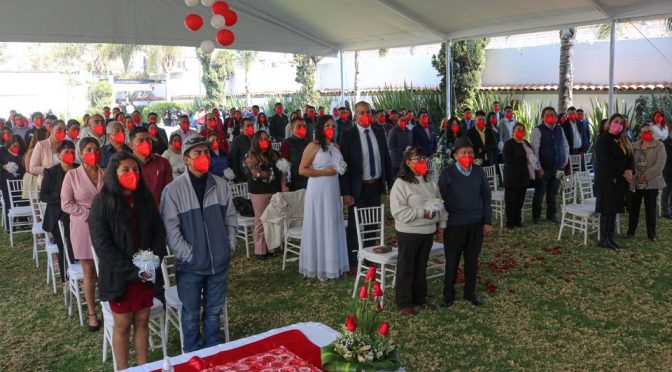 Se casan mil 181 parejas mexiquenses en bodas colectivas realizadas en el Edoméx