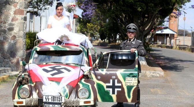 Viralizan en redes ‘bodorrio’ al estilo Hitler en Tlaxcala, se casaron por lo civil en Ecatepec primero