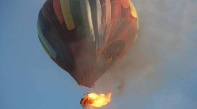 Flamazo en globo aerostático en Teotihuacán deja como saldo a tres personas con quemaduras