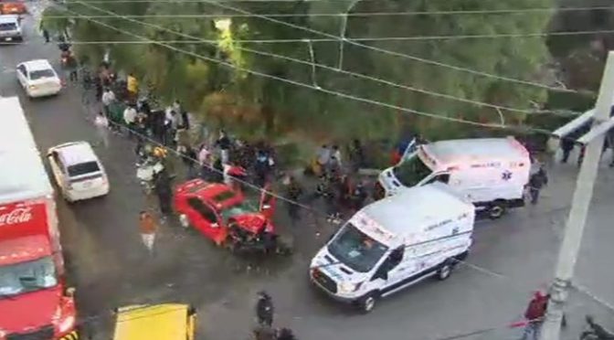 Accidente de autobús de pasajeros en Edoméx deja como saldo 3 muertos y 35 lesionados