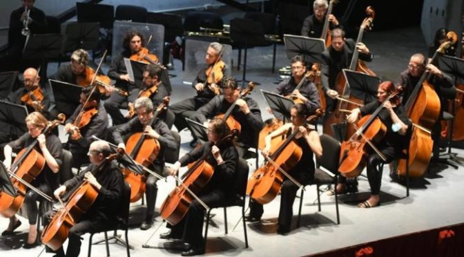Interpreta la orquesta Sinfónica del Estado de México a compositores mexicanos y deleita al público con un amplio repertorio de la música nacional