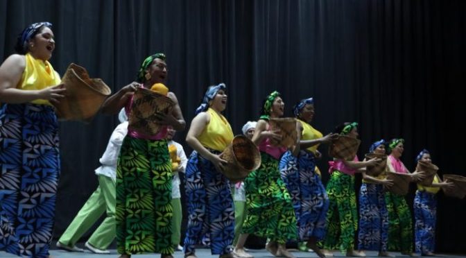 Bailarinas y bailarines colombianos y rumanos danzan en solidaridad con los afectados del huracán «Otis»