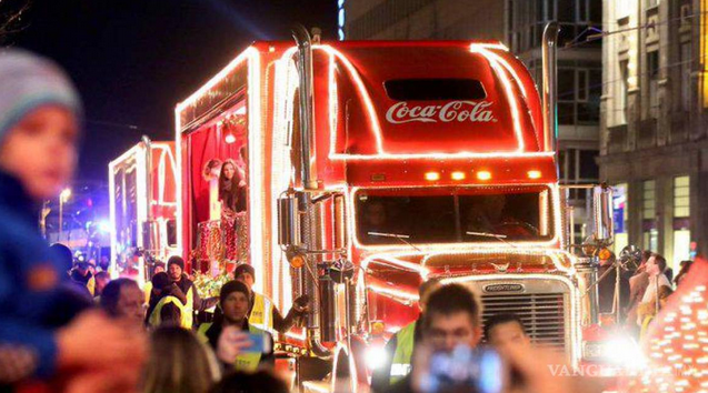 Van contra caravana navideña Coca Cola; interpondrán queja en la CNDH